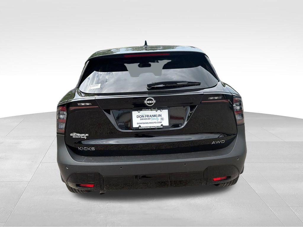 Used 2025 Nissan Kicks SV AWD/4WD image 4