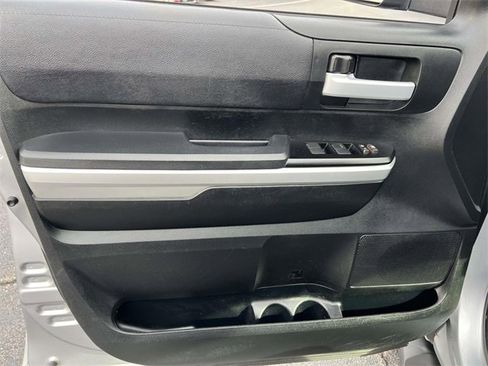 Used 2017 Toyota Tundra SR5 image 11