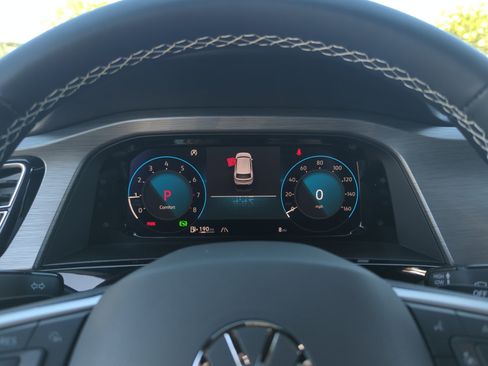 New 2026 Volkswagen Atlas Cross Sport SE image 11