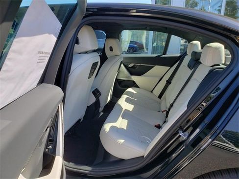 New 2026 BMW 530i xDrive w/ M Sport Package image 11