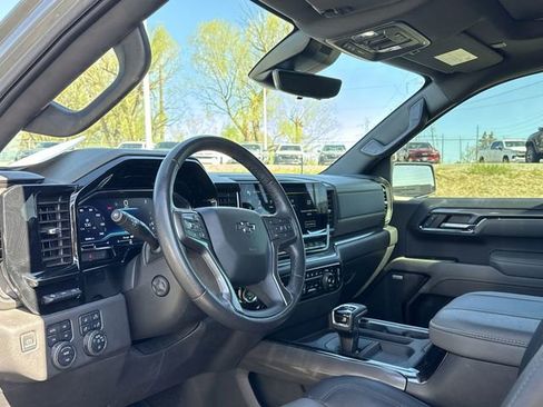 Used 2023 Chevrolet Silverado 1500 ZR2 w/ Technology Package AWD/4WD image 12