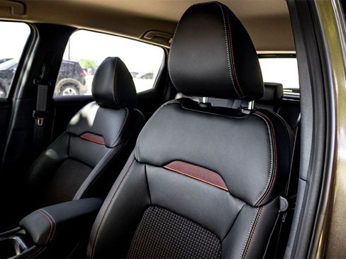 New 2025 Nissan Kicks SR image 9