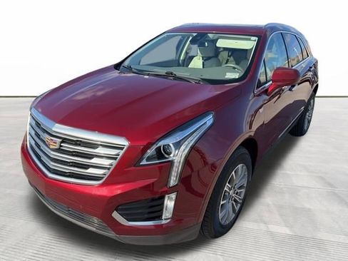 Used 2017 Cadillac XT5 Luxury w/ Driver Awareness Package image 4