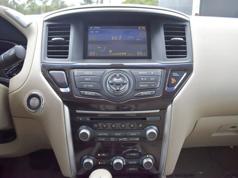 Used 2013 Nissan Pathfinder SL image 26
