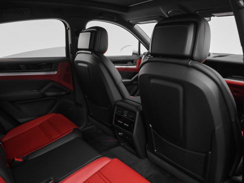 Certified 2026 Porsche Cayenne Coupe AWD/4WD image 24