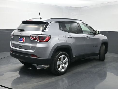 Used 2018 Jeep Compass Latitude w/ Safe & Security Group image 21