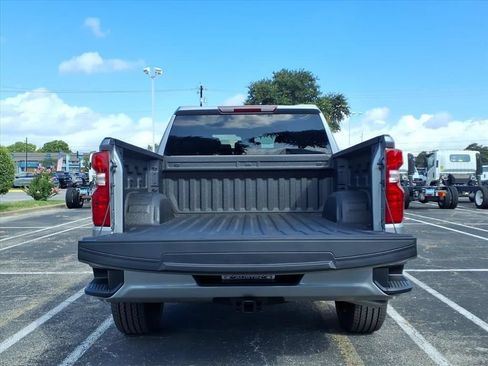 New 2026 Chevrolet Silverado 1500 Custom RWD image 12