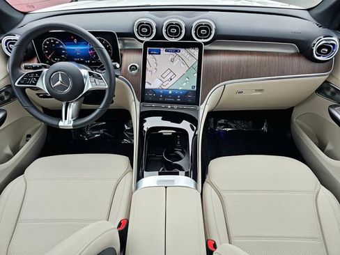 Certified 2025 Mercedes-Benz GLC 300 4MATIC image 28