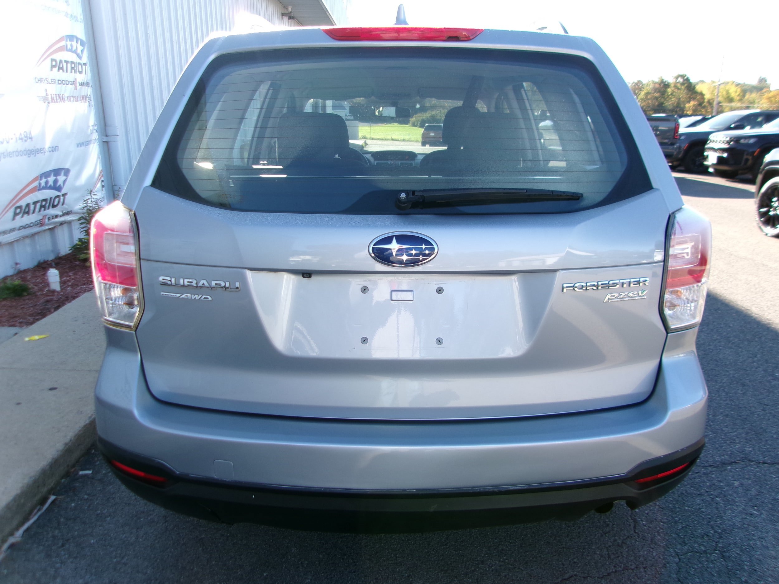 Used 2017 Subaru Forester 2.5i w/ Alloy Wheel Package AWD/4WD image 3