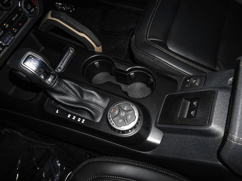 New 2025 Ford Bronco Badlands image 32