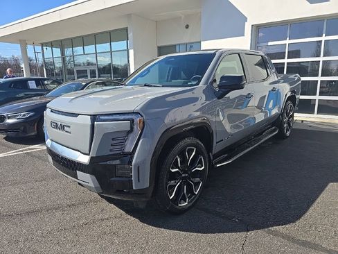 Used 2025 GMC Sierra EV Denali image 3