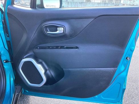 Used 2021 Jeep Renegade Latitude image 12