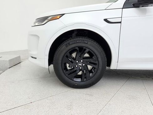 Certified 2025 Land Rover Discovery Sport S image 34