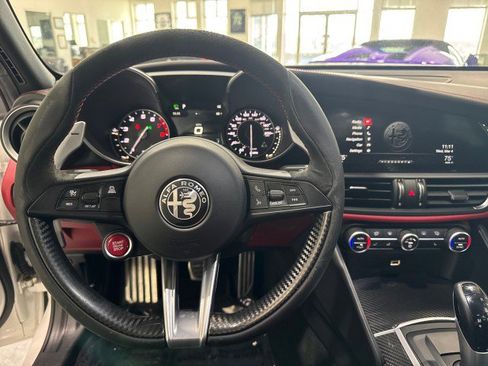 Used 2017 Alfa Romeo Giulia Quadrifoglio image 57