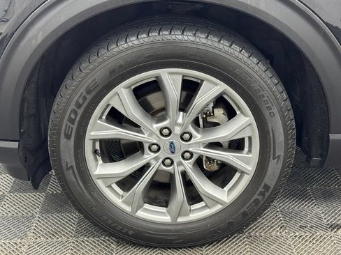 Used 2020 Ford Explorer XLT w/ Equipment Group 202A AWD/4WD image 13