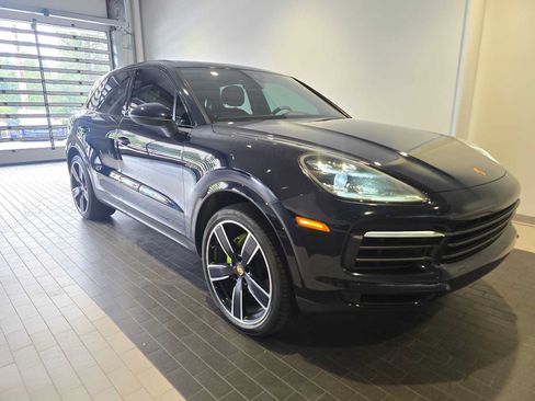 Used 2022 Porsche Cayenne Platinum Edition AWD/4WD image 9