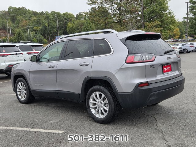Used 2019 Jeep Cherokee Latitude w/ Popular Appearance Group FWD image 3