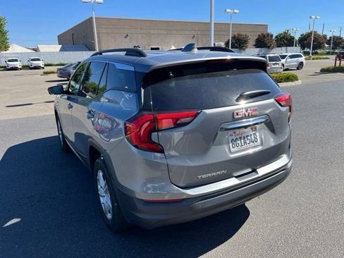 Used 2019 GMC Terrain SLE w/ Driver Convenience Package FWD image 5