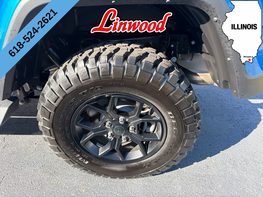 Used 2025 Jeep Gladiator Sport AWD/4WD image 3