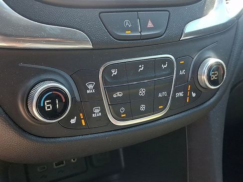 Used 2024 Chevrolet Equinox LT AWD/4WD image 14