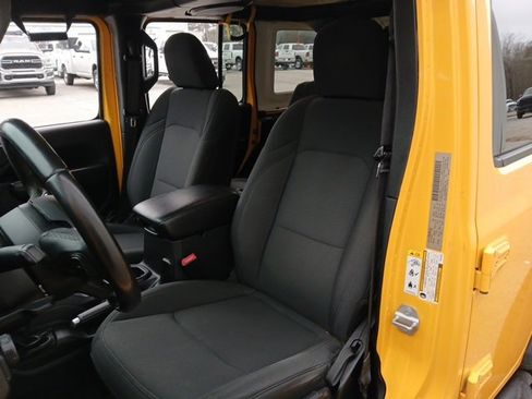 Used 2019 Jeep Wrangler Unlimited Sport S image 36