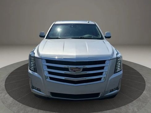 Used 2020 Cadillac Escalade ESV Luxury RWD image 4