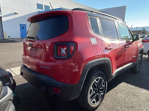 Used 2016 Jeep Renegade Trailhawk w/ Premium Trailhawk Package AWD/4WD image 2
