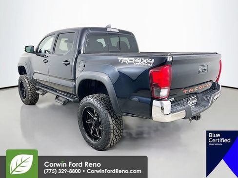 Used 2018 Toyota Tacoma TRD Off-Road AWD/4WD image 5