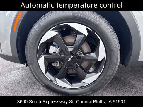 Used 2025 Kia Sorento EX AWD/4WD image 11