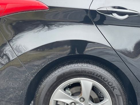 Used 2012 Hyundai Elantra GLS image 12