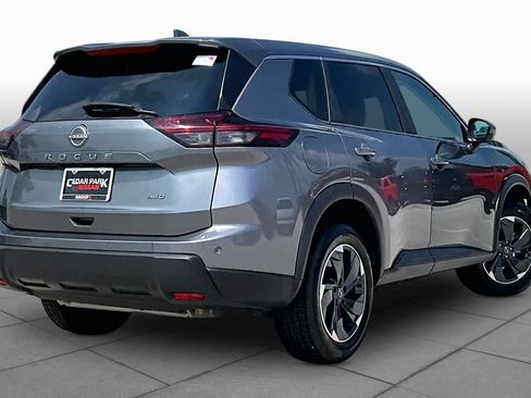 Used 2025 Nissan Rogue SV AWD/4WD image 13