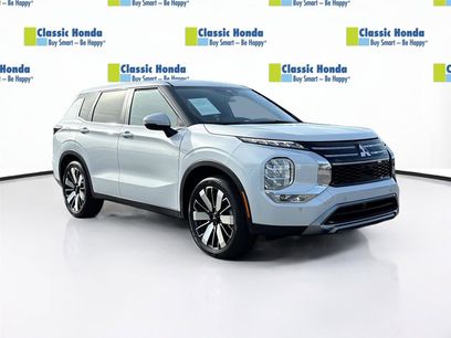 Used 2025 Mitsubishi Outlander SE