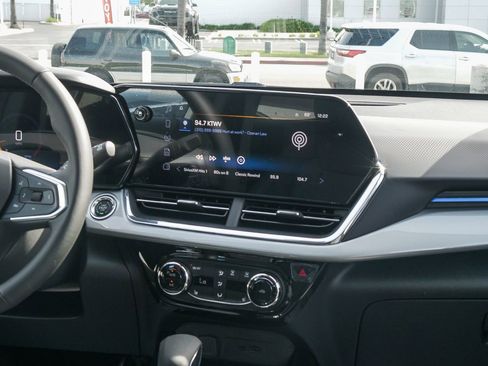 New 2026 Chevrolet Trax LT w/ Driver Confidence Package image 12