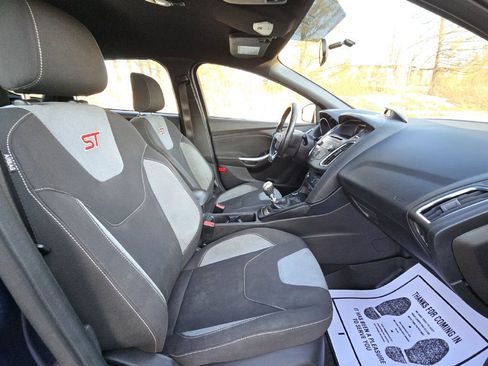Used 2017 Ford Focus ST image 16