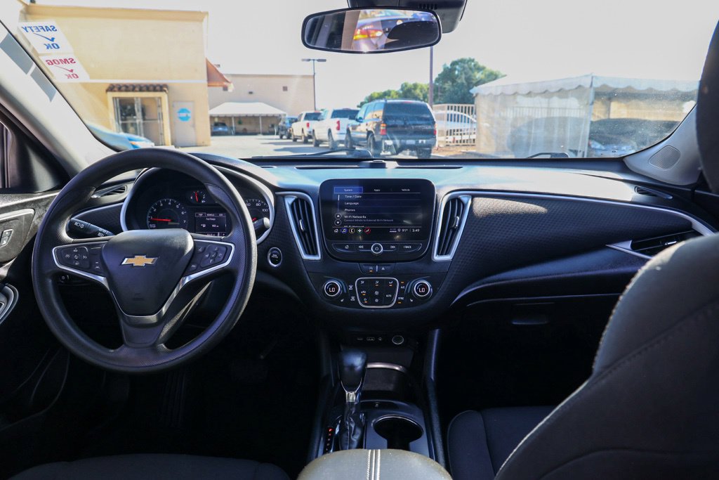 Used 2023 Chevrolet Malibu LT FWD image 23