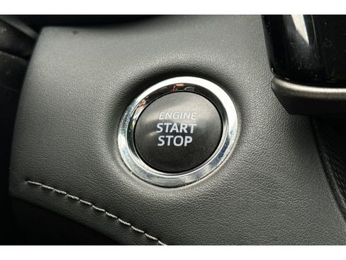 Certified 2023 Toyota Highlander FWD image 25