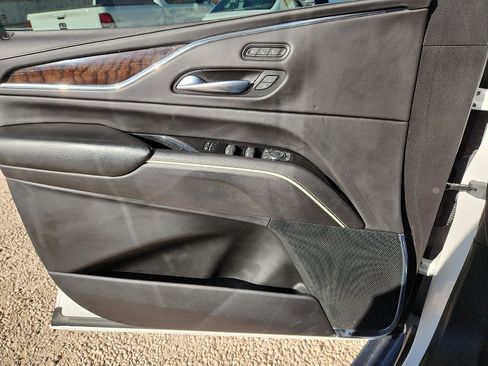 Used 2021 Cadillac Escalade ESV Sport Platinum image 13