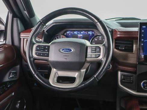 Used 2023 Ford Expedition Limited image 13