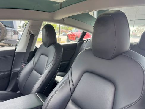 Used 2019 Tesla Model 3 Long Range image 4