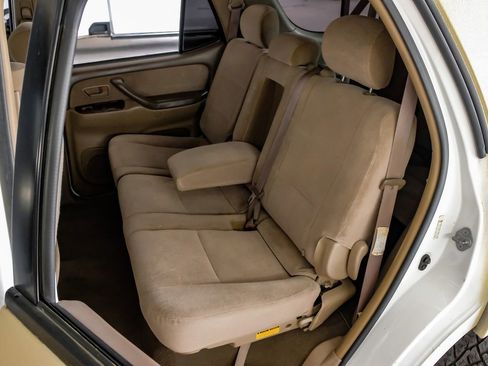 Used 2004 Toyota Sequoia SR5 image 38