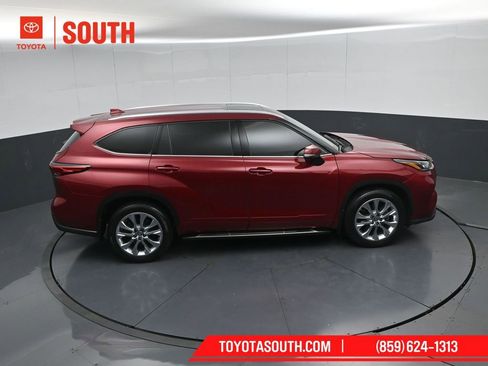 Used 2023 Toyota Highlander Limited AWD/4WD image 53
