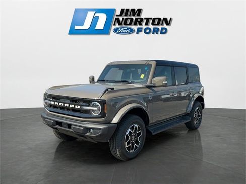 New 2025 Ford Bronco Outer Banks image 7