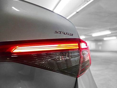 Used 2023 Honda Civic Sport image 11