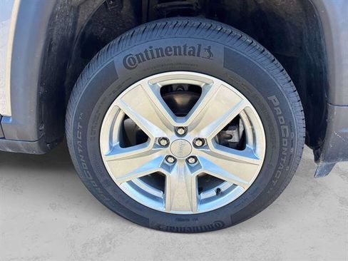 Used 2022 Jeep Compass Latitude image 30