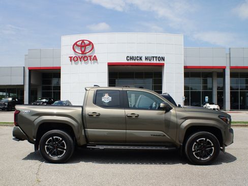 Used 2026 Toyota Tacoma TRD Sport w/ TRD Sport Premium Package AWD/4WD image 1