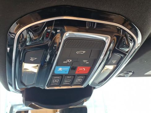 Used 2022 Jeep Grand Wagoneer Series III image 23