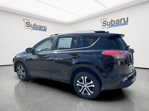 Used 2017 Toyota RAV4 LE FWD image 5