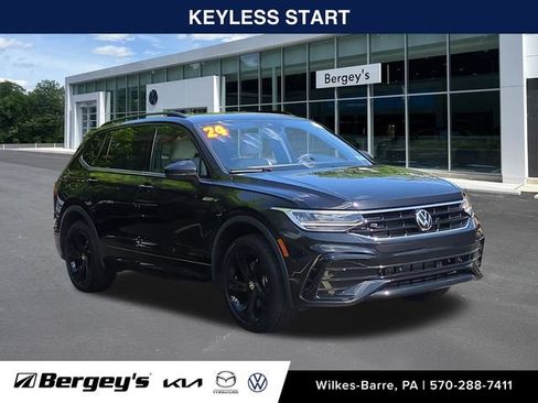 Certified 2024 Volkswagen Tiguan SE R-Line AWD/4WD image 5