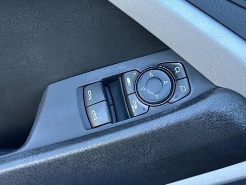 Used 2023 Chevrolet Camaro LT w/ Technology Package image 13