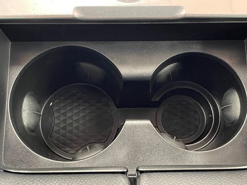 Used 2020 Land Rover Range Rover Evoque SE image 32